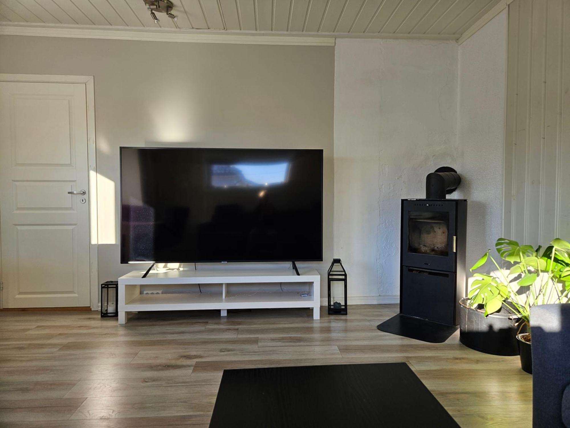3 Bedroom Close To Torp Airport Апартаменты *