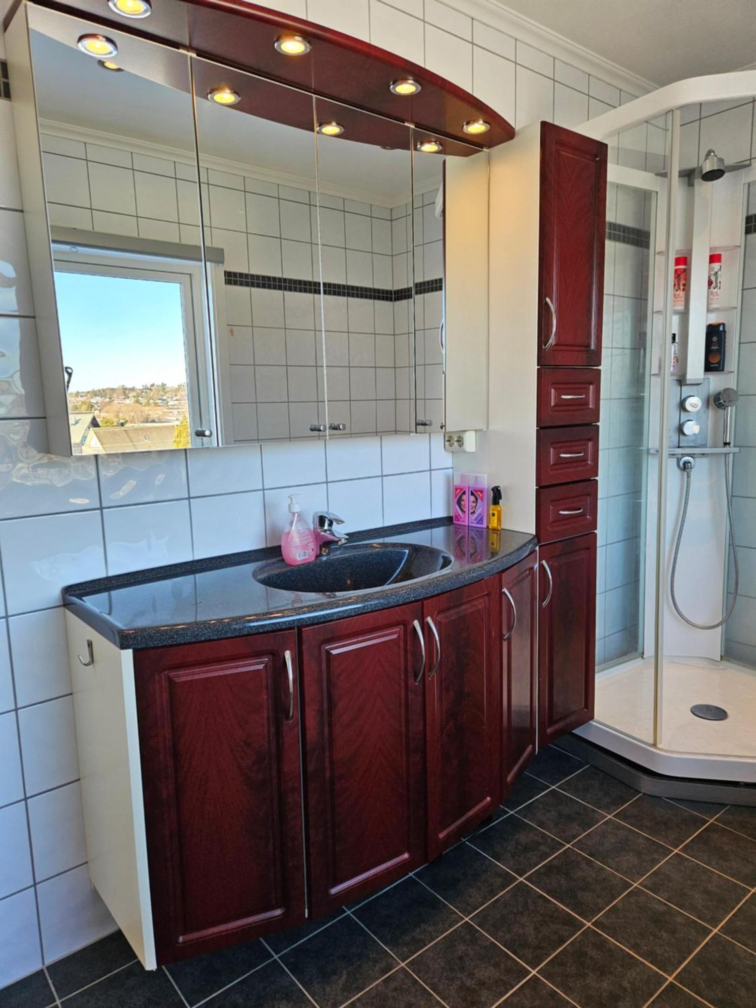 3 Bedroom Close To Torp Airport Apartment